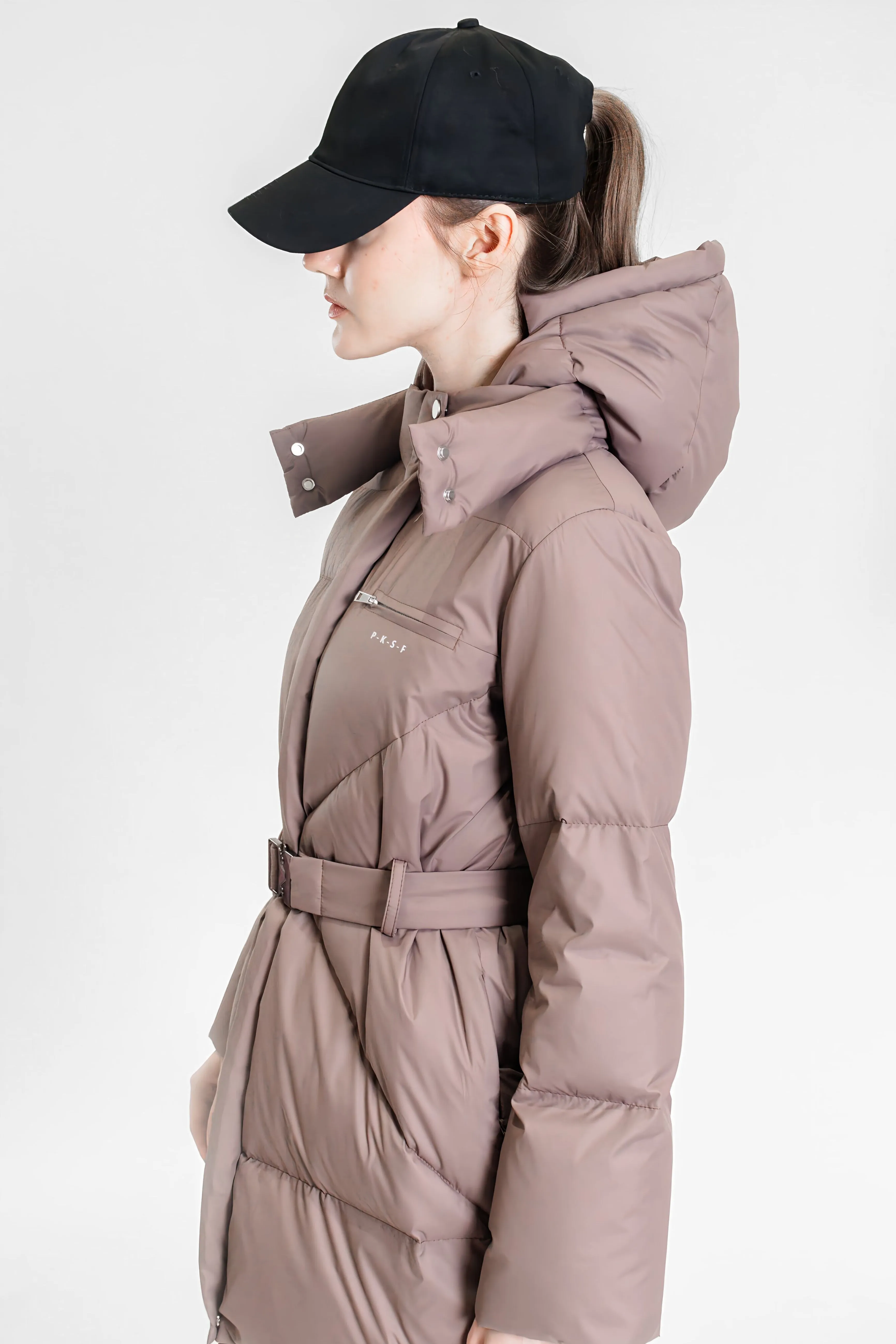 CHESTNUT BROWN MID-LENGTH DOWN COAT