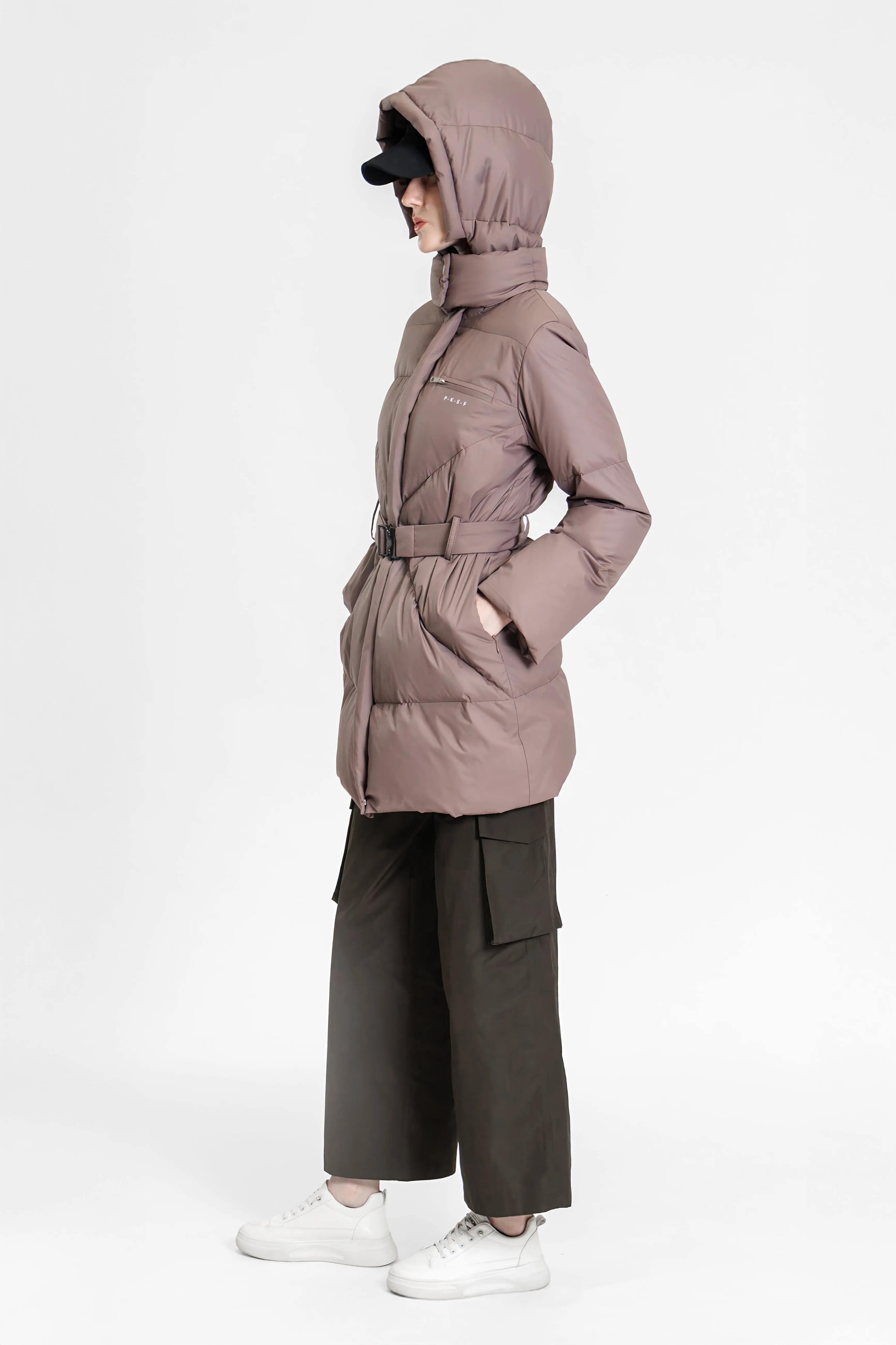 CHESTNUT BROWN MID-LENGTH DOWN COAT