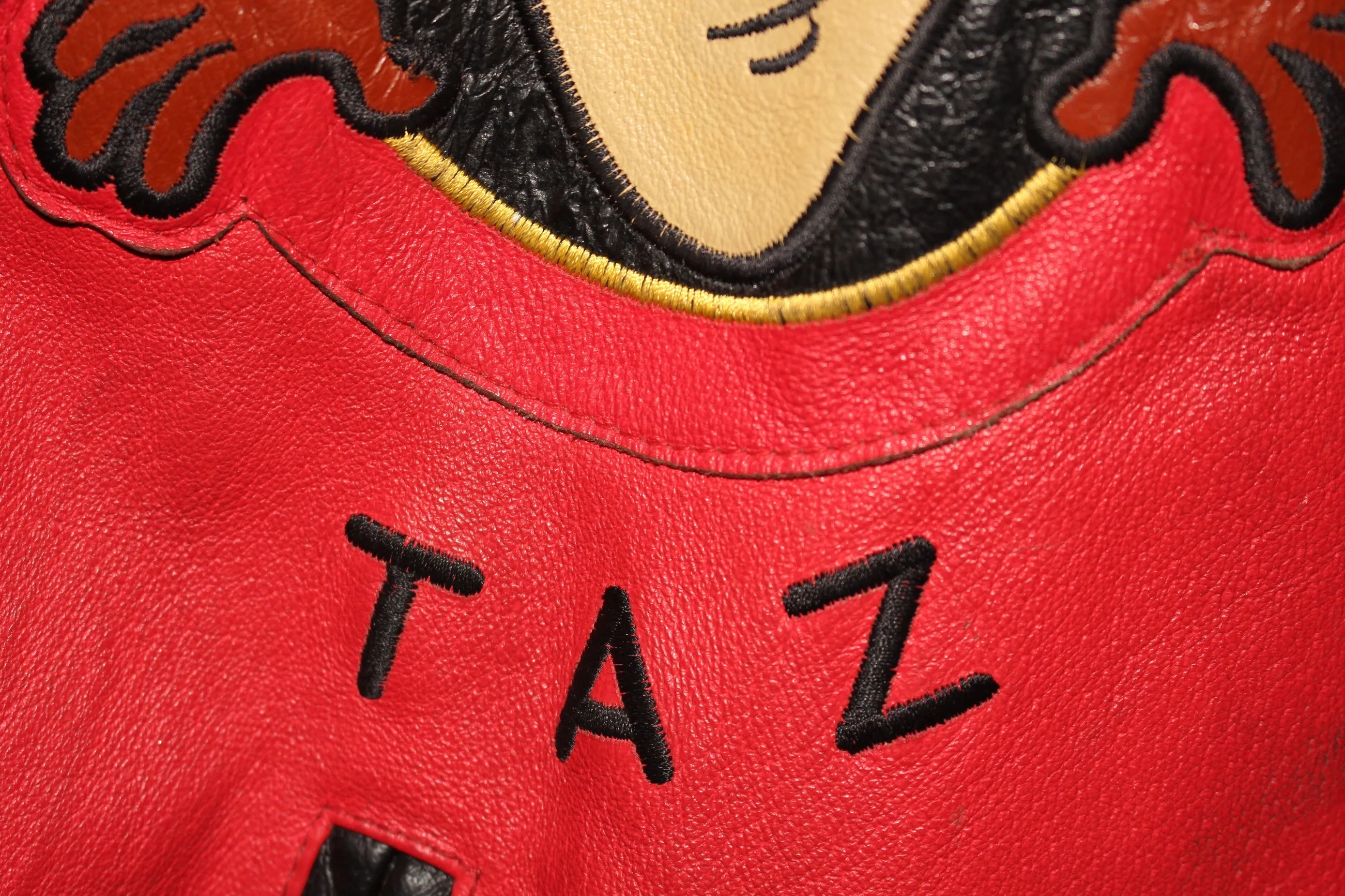 Rare Tasmanian Devil Wild Man Taz Looney Tunes Leather Jacket (S)